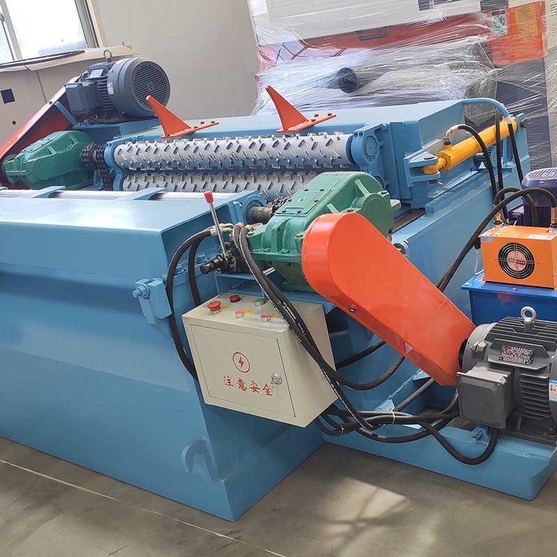 Log debarking machine