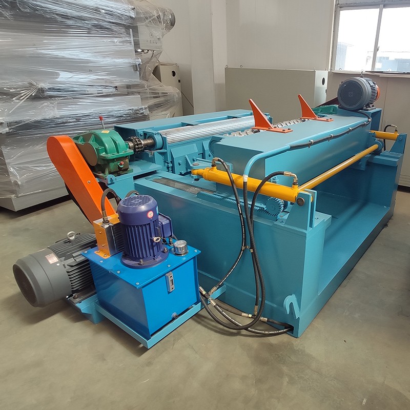 Log debarking machine